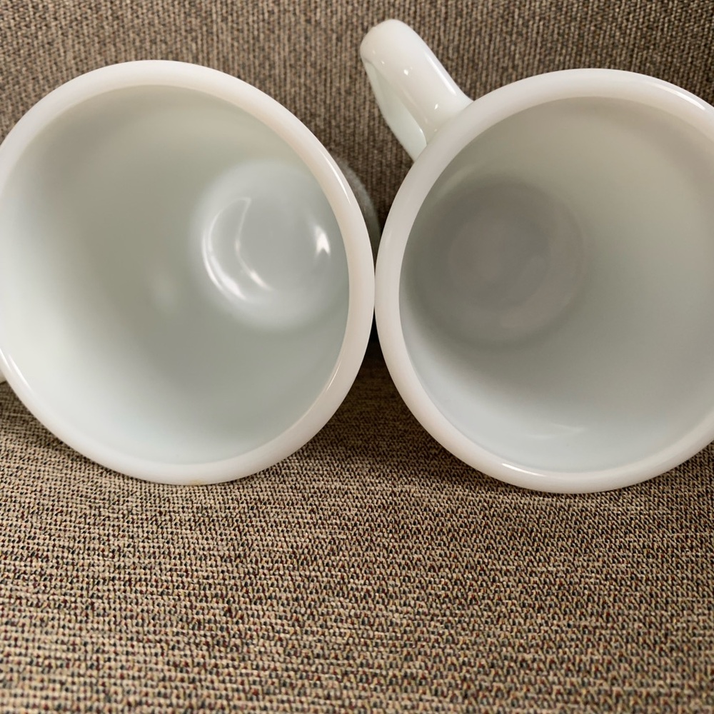 Vintage Pyrex Mugs - Picture 2 of 3
